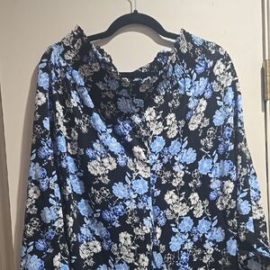 Cato Black and Blue Floral Capris